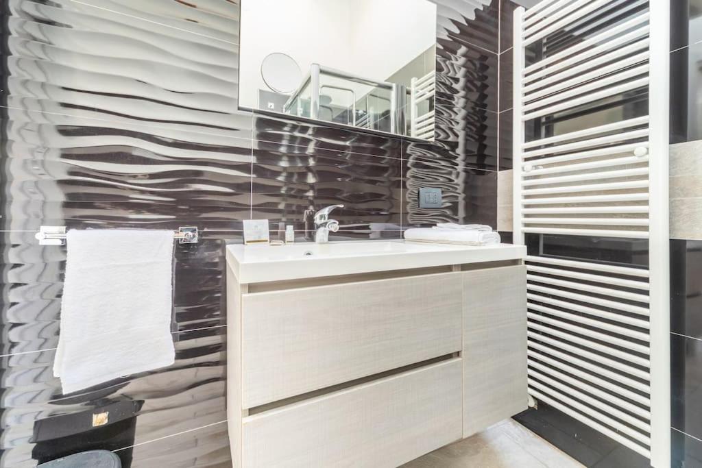 Appartamento Unico A Bologna Con 3 Camere E Parcheggio Gratuito エクステリア 写真
