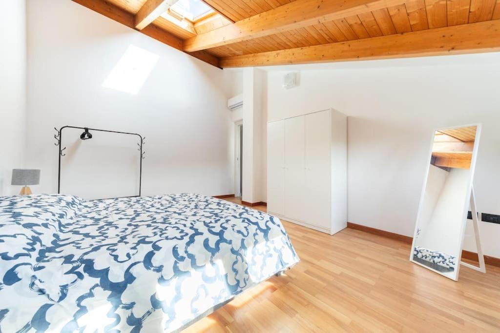 Appartamento Unico A Bologna Con 3 Camere E Parcheggio Gratuito エクステリア 写真