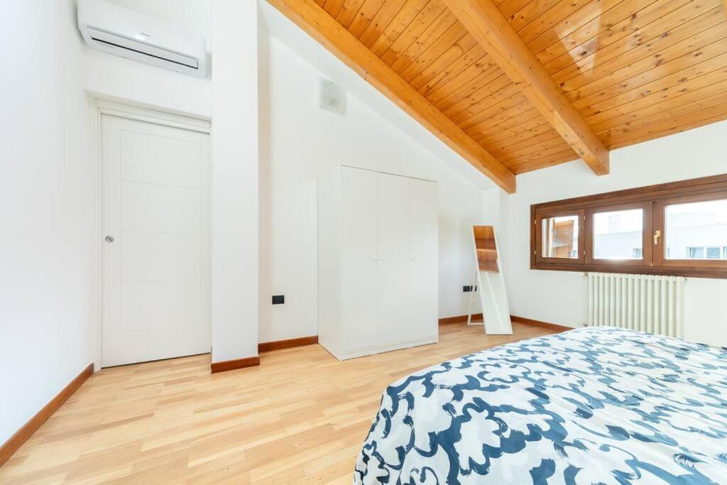 Appartamento Unico A Bologna Con 3 Camere E Parcheggio Gratuito エクステリア 写真
